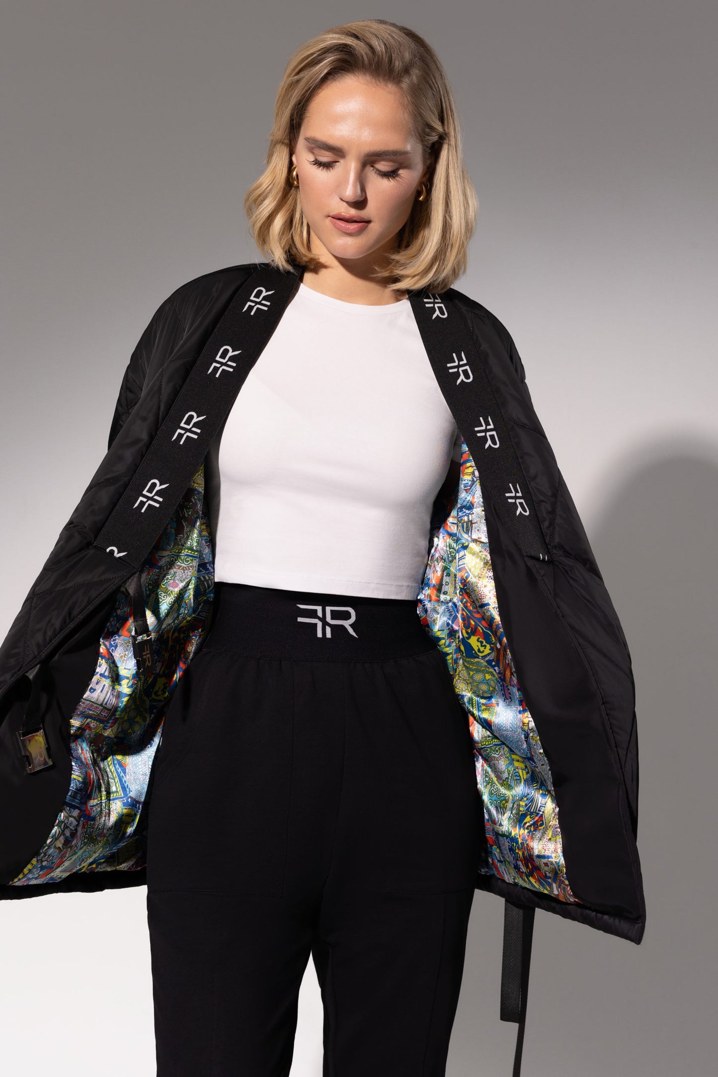 FREISI Padded Jacket — a fusion of timeless design and contemporary flair