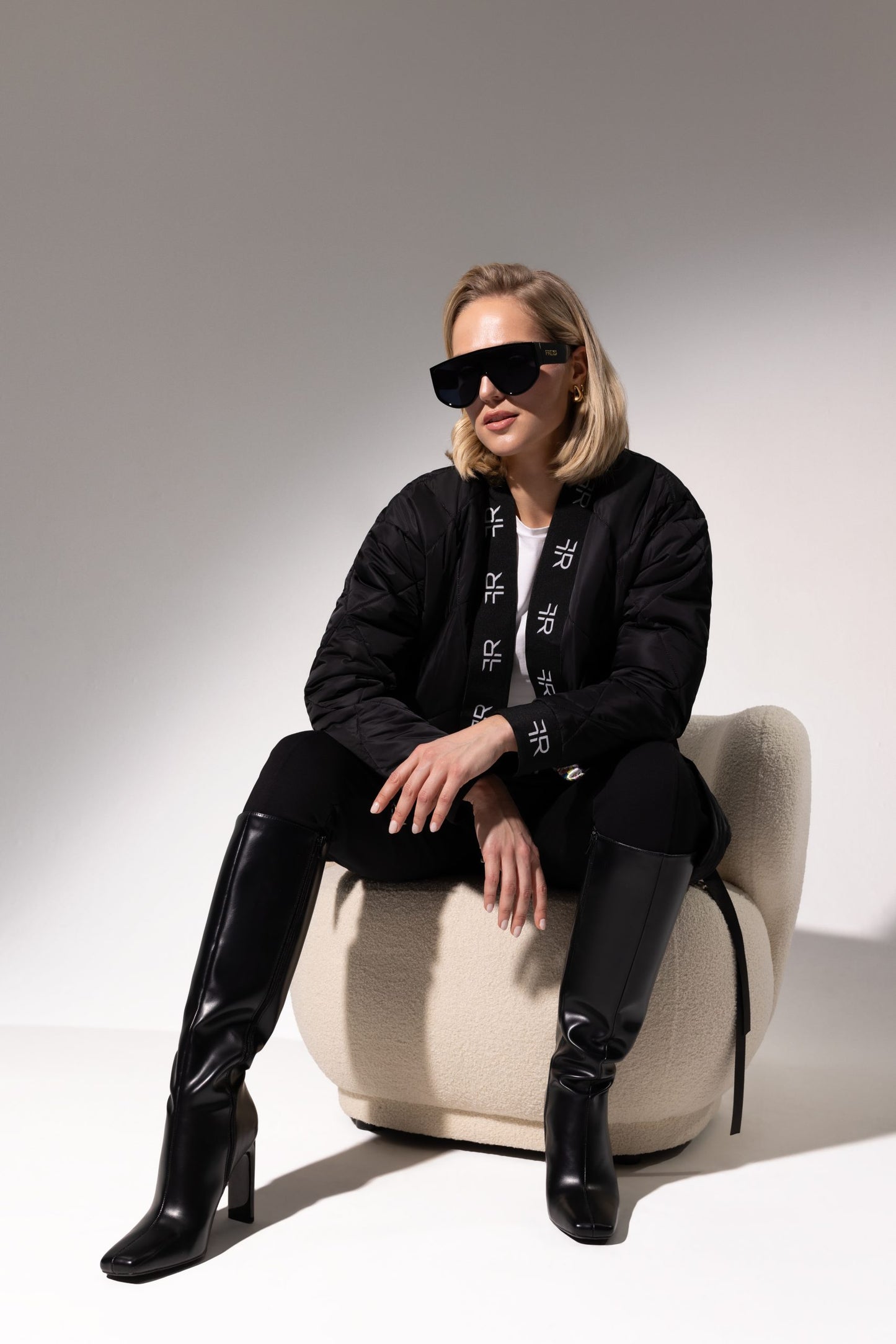 FREISI Padded Jacket — a fusion of timeless design and contemporary flair